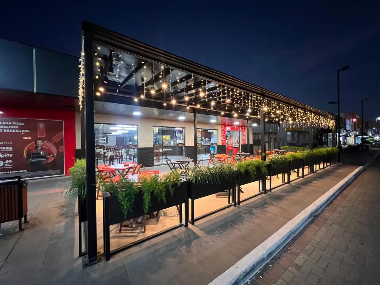Restaurante Plaza em Araranguá - Fachada no Centro Restaurante Plaza em Araranguá - Fachada no Centro